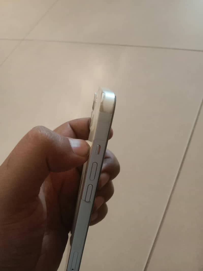 Apple iPhone 13 3