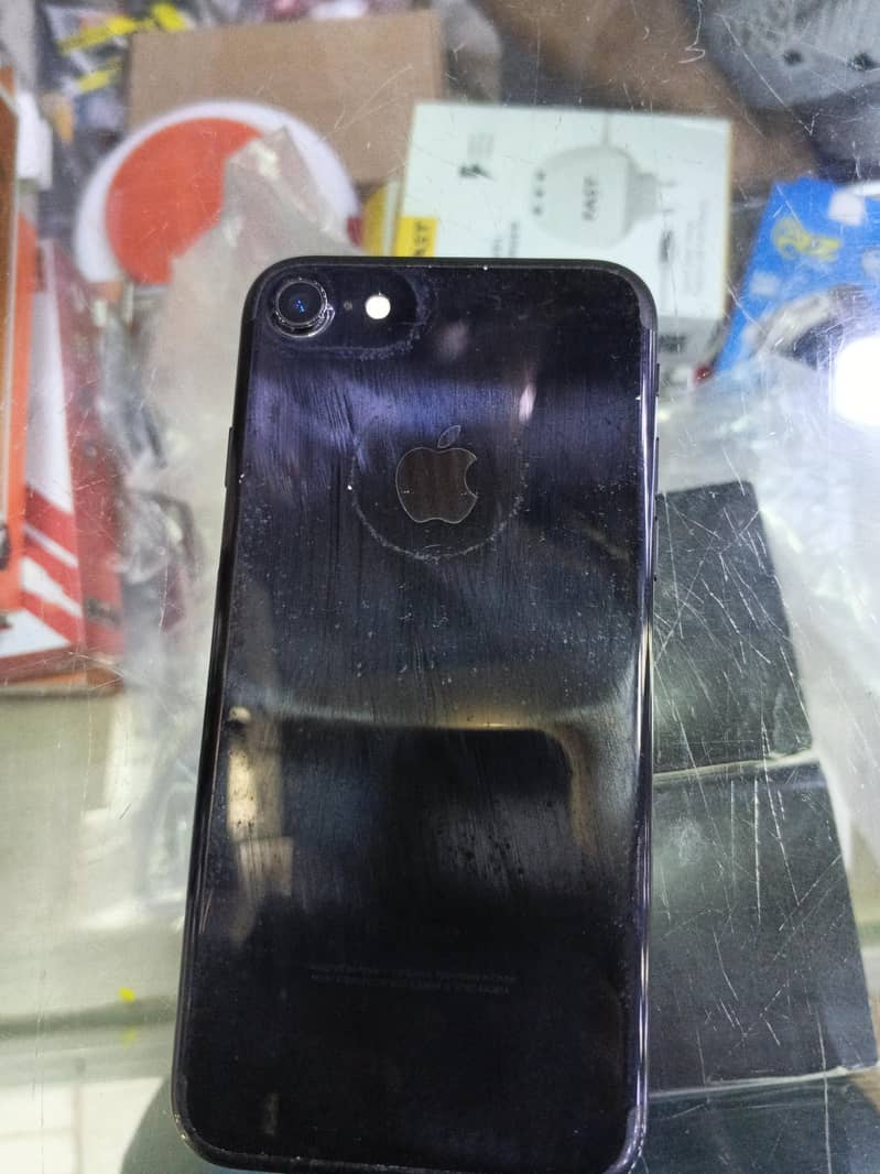 Apple iPhone 7 0