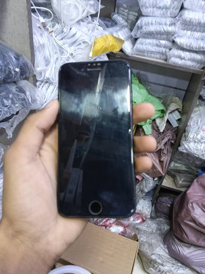 Apple iPhone 7 1