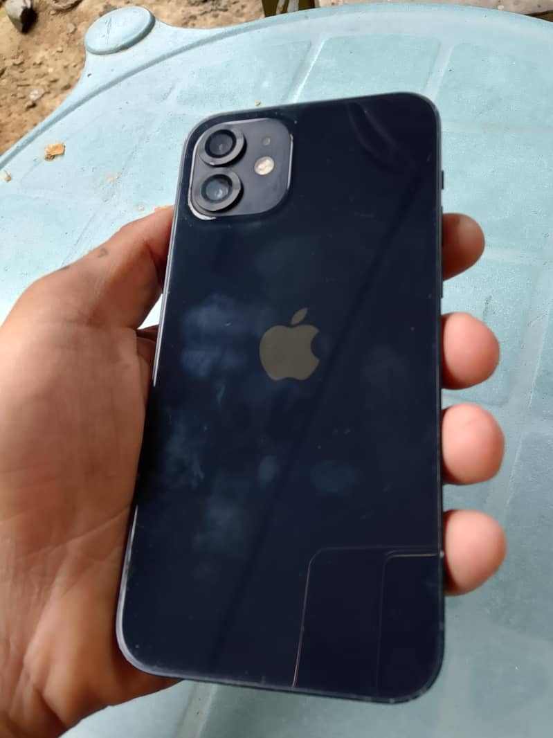 Apple iPhone 12 4