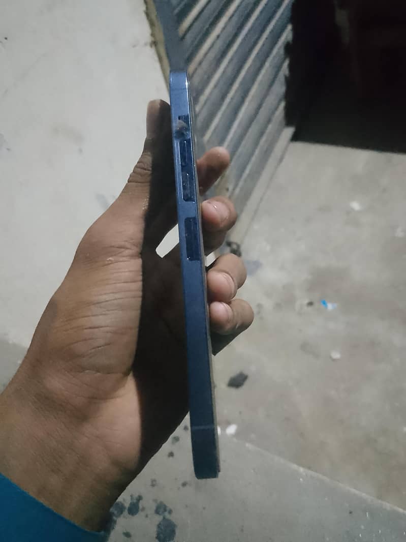 Apple iPhone 13 Pro Max 2