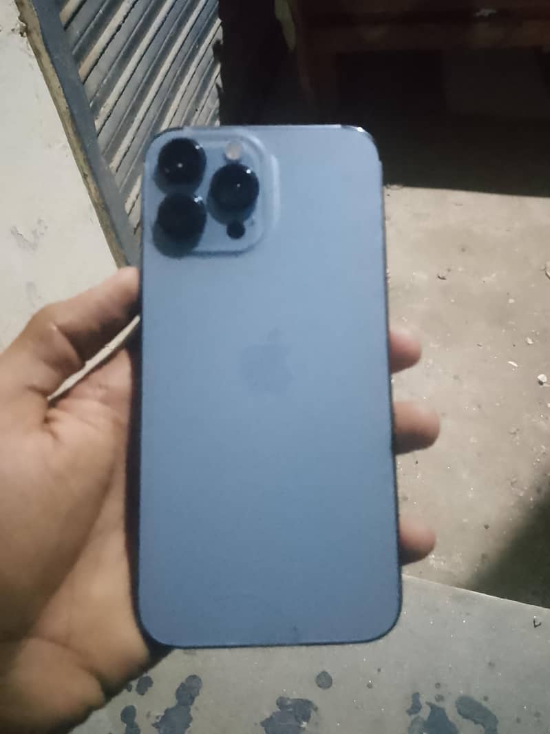 Apple iPhone 13 Pro Max 3
