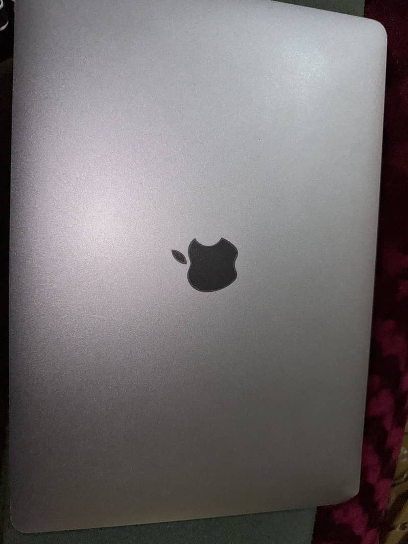 Apple MacBook Pro 2017 0