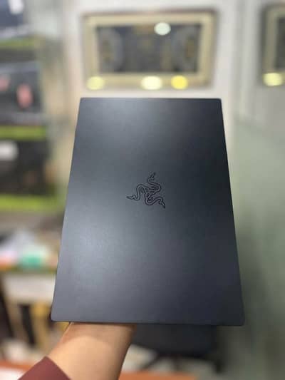Razer Blade Stealth – Core i7 8th Gen | 16GB RAM | 512GB SSD /4GB