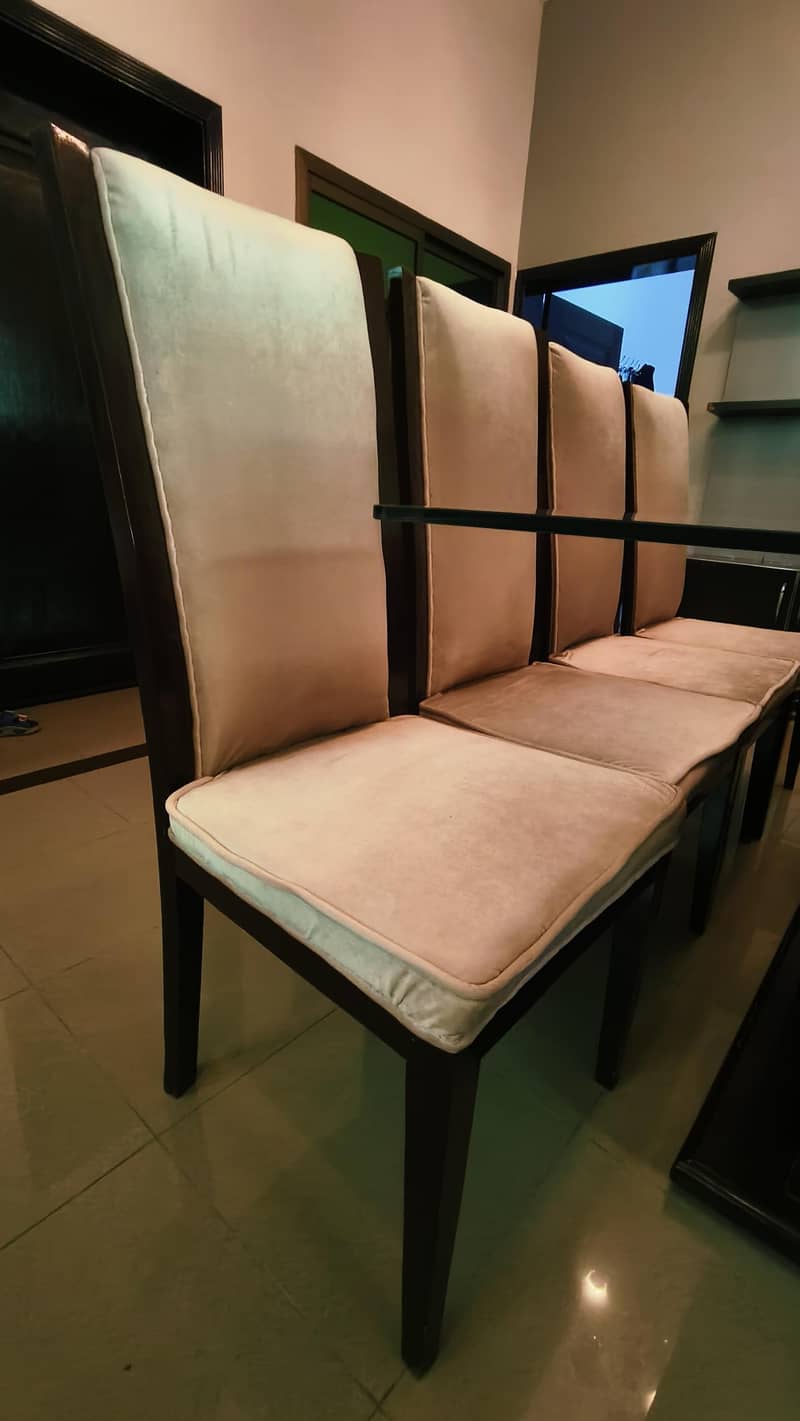 Dining table With 8 Chairs 1