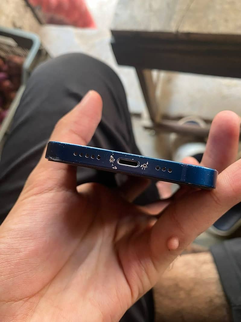 Apple iPhone 12 5