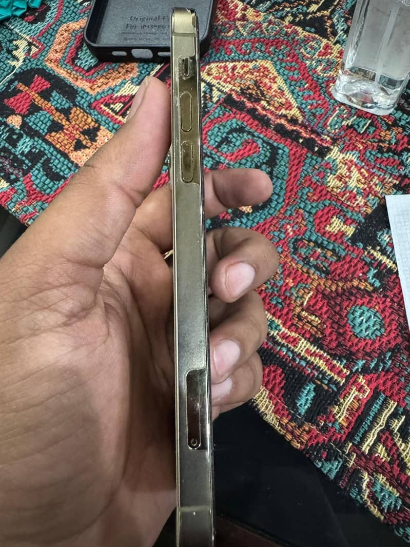 Apple iPhone 12 Pro 4