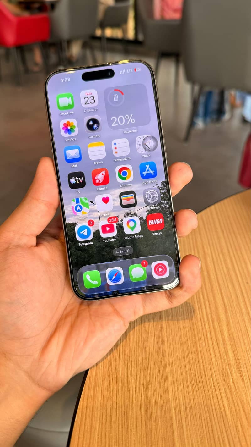 Apple iPhone 15 Pro 3