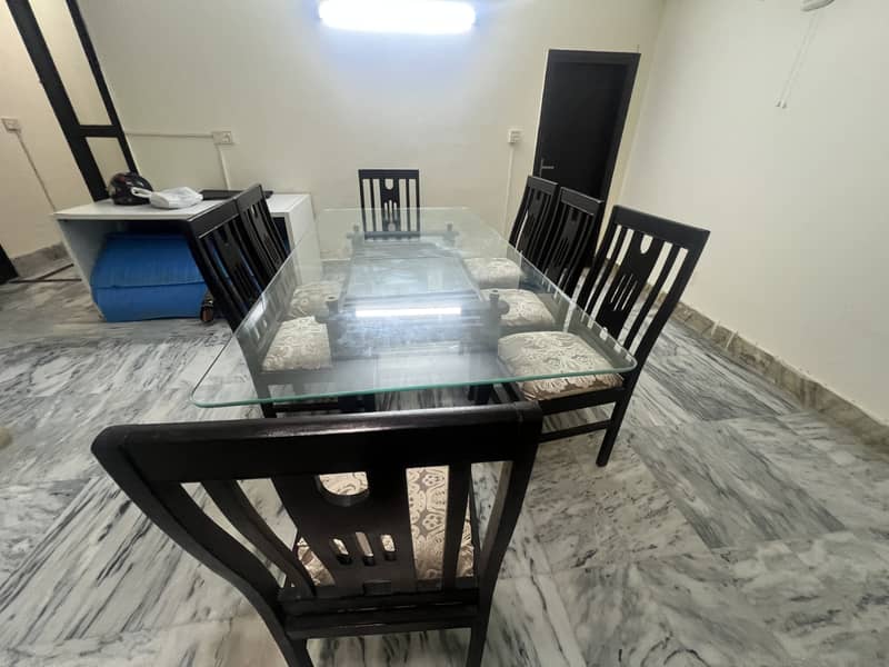 8 seater dining table 0