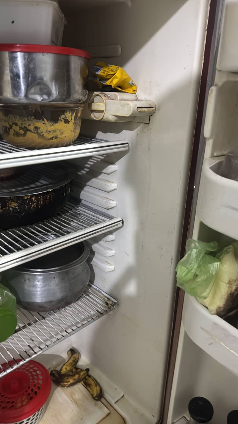 Dawlance Large Size Fridge 8