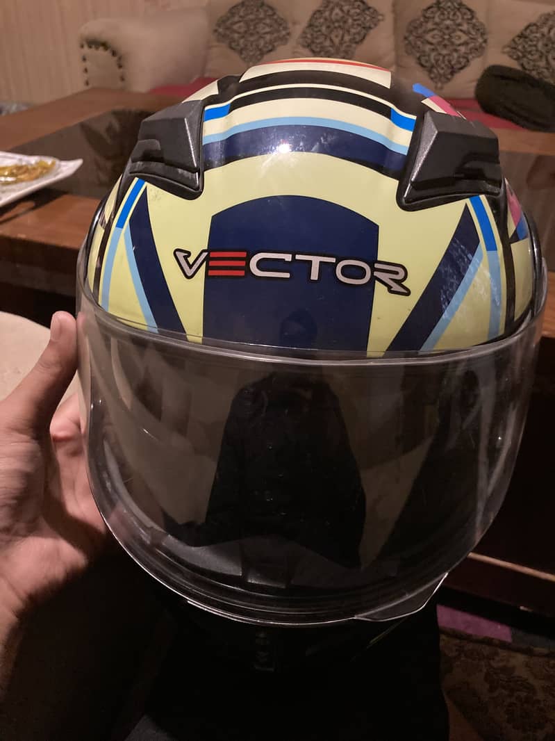 Dot Certified Vector Helmet New Condition 5