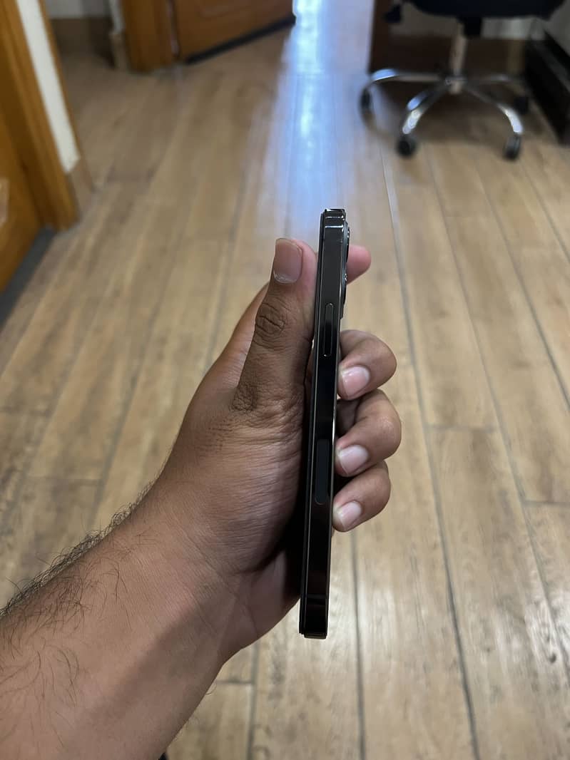 Apple iPhone 12 Pro 2