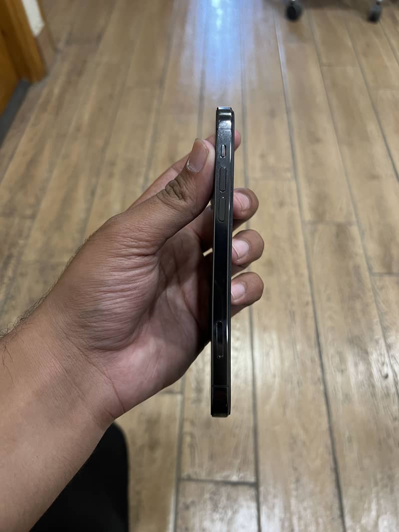 Apple iPhone 12 Pro 3