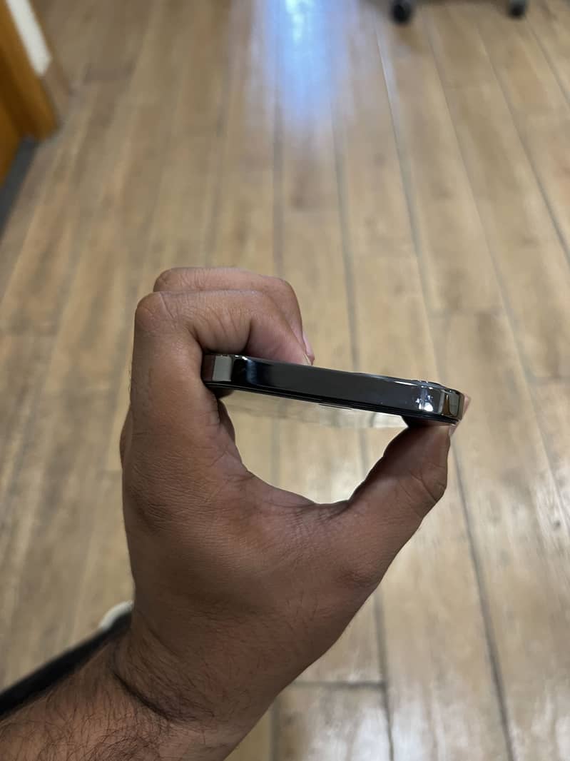 Apple iPhone 12 Pro 4