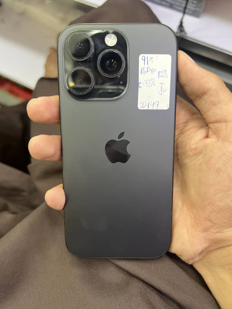 Apple iPhone 16 Pro.   JV 0