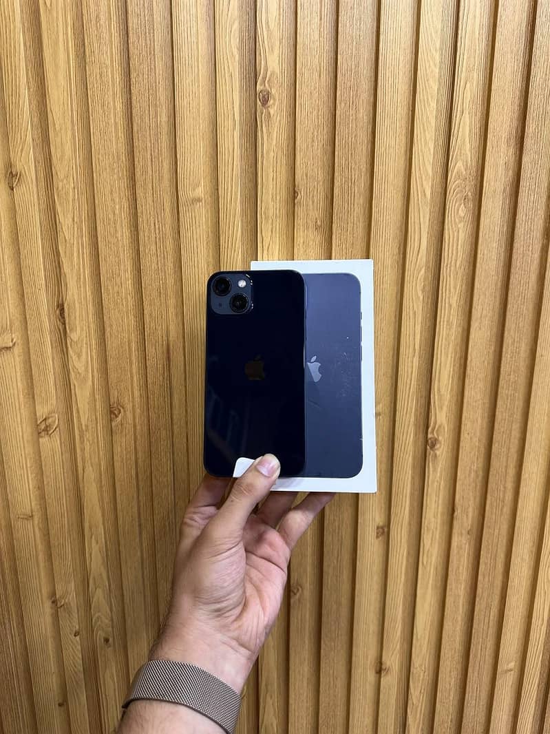 Apple iPhone 13 0