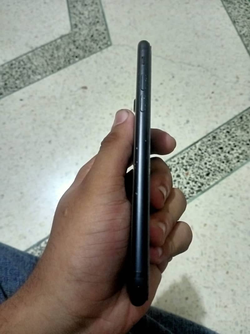 Apple iPhone 7 1