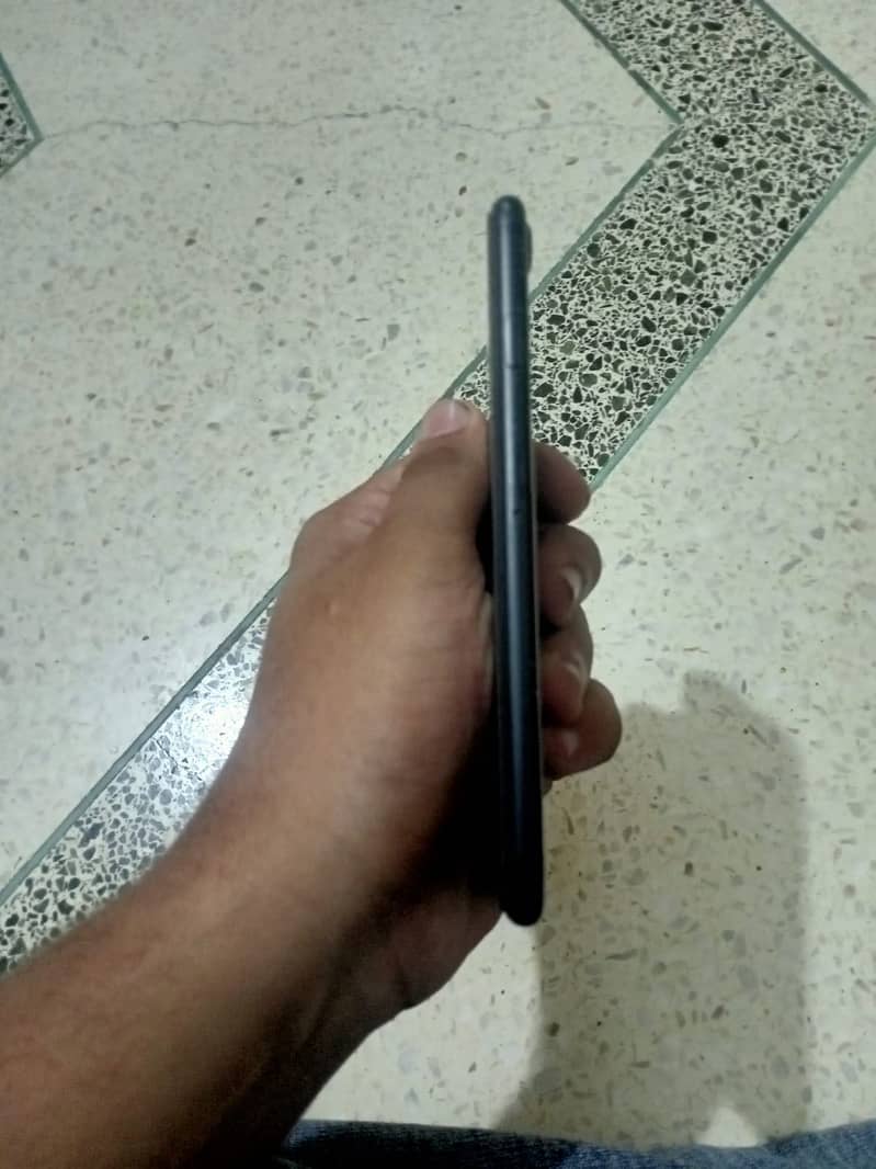 Apple iPhone 7 2