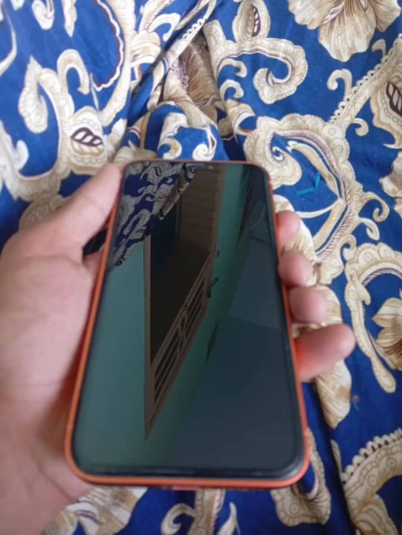 Apple iPhone XR convert 2