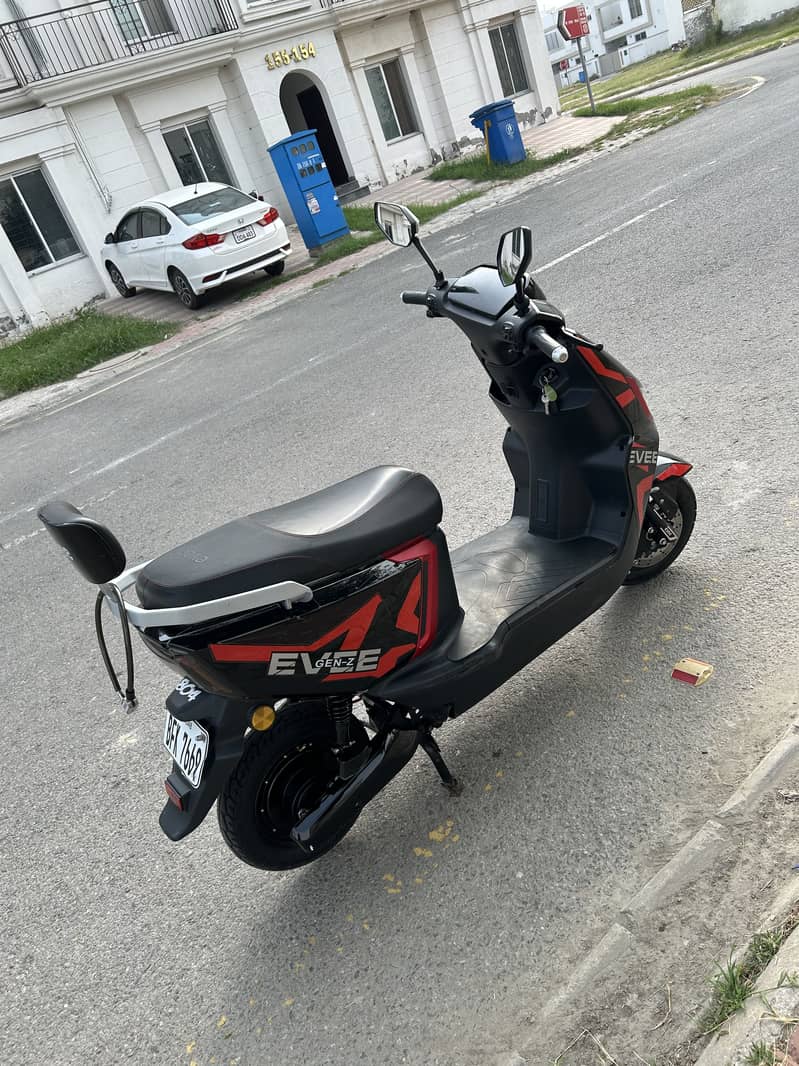 EVEE GENZ 7