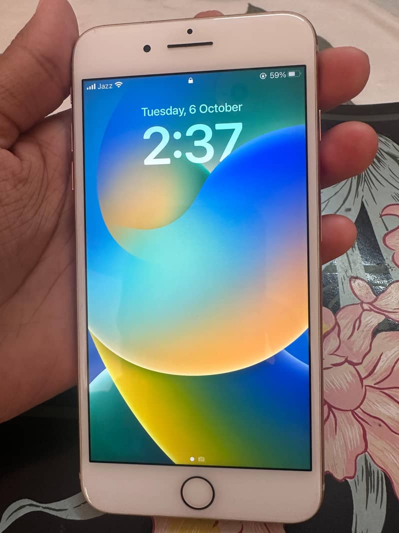 Apple iPhone 8 Plus 0
