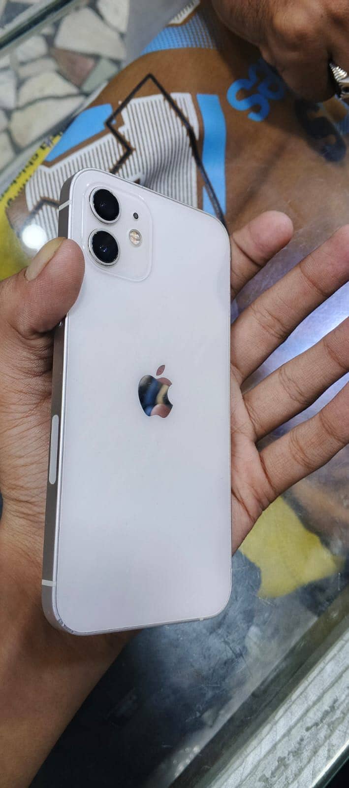 Apple iPhone 12 1