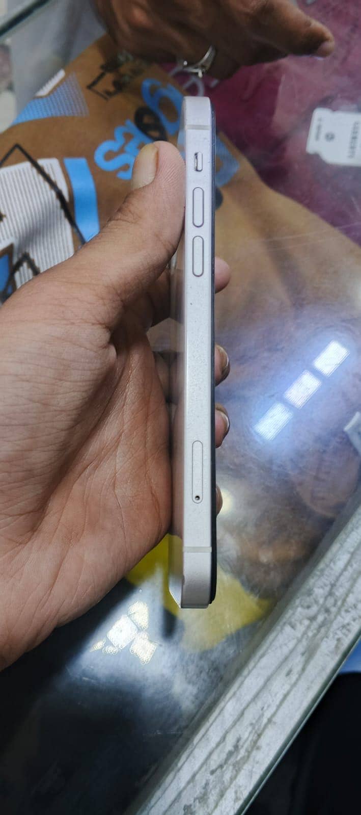 Apple iPhone 12 4