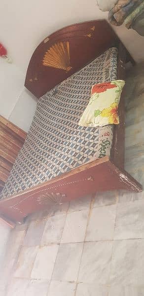 bed with life time waranty foam