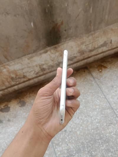 Apple iPhone 7