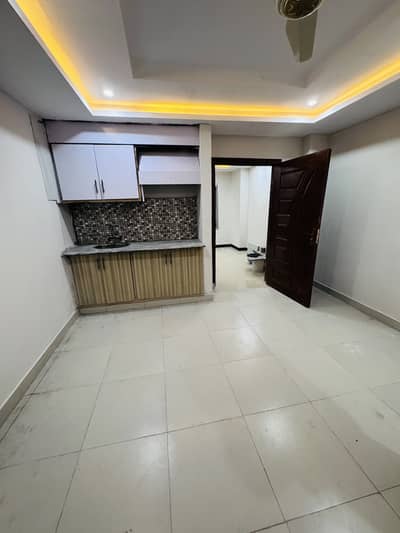 1 bed flate 1st floor for sale
