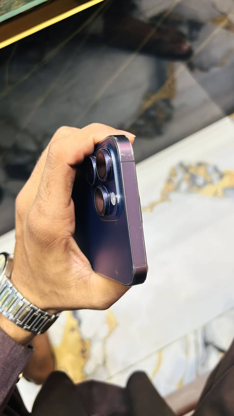 Apple iPhone 14 Pro Max 0
