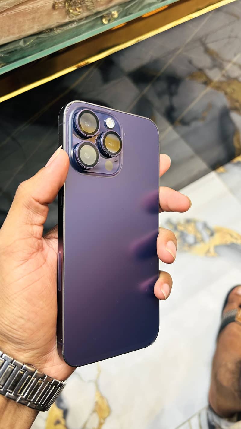 Apple iPhone 14 Pro Max 1
