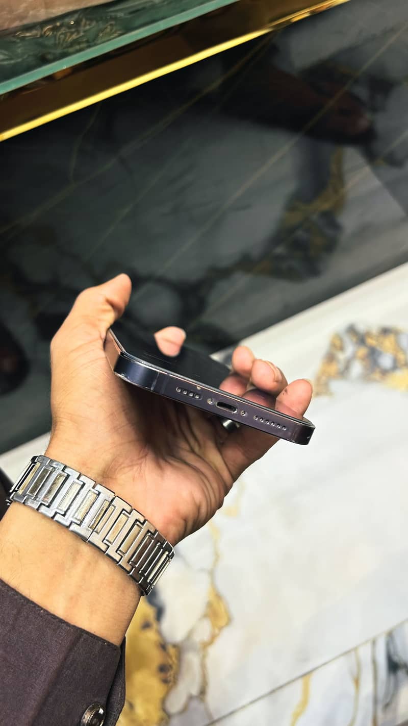 Apple iPhone 14 Pro Max 6
