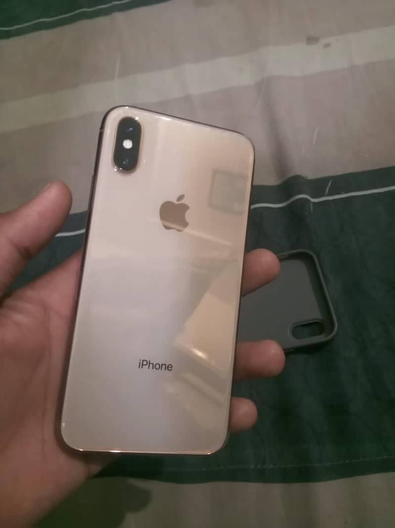 Apple iPhone XS 1