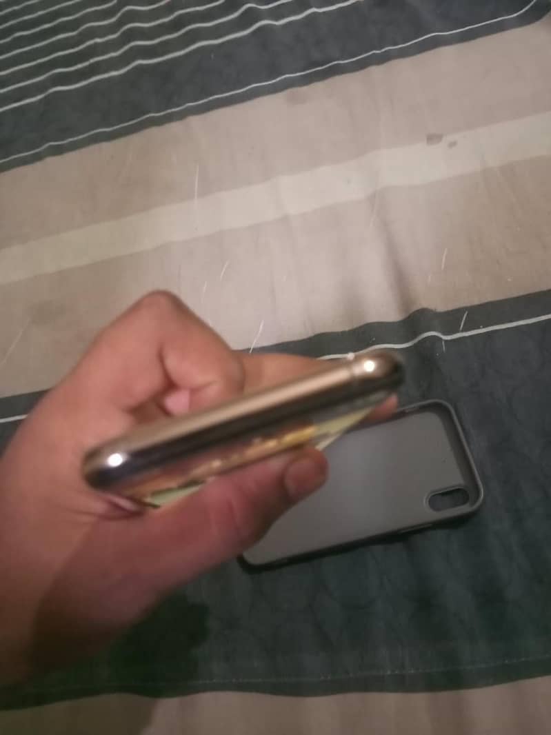Apple iPhone XS 2