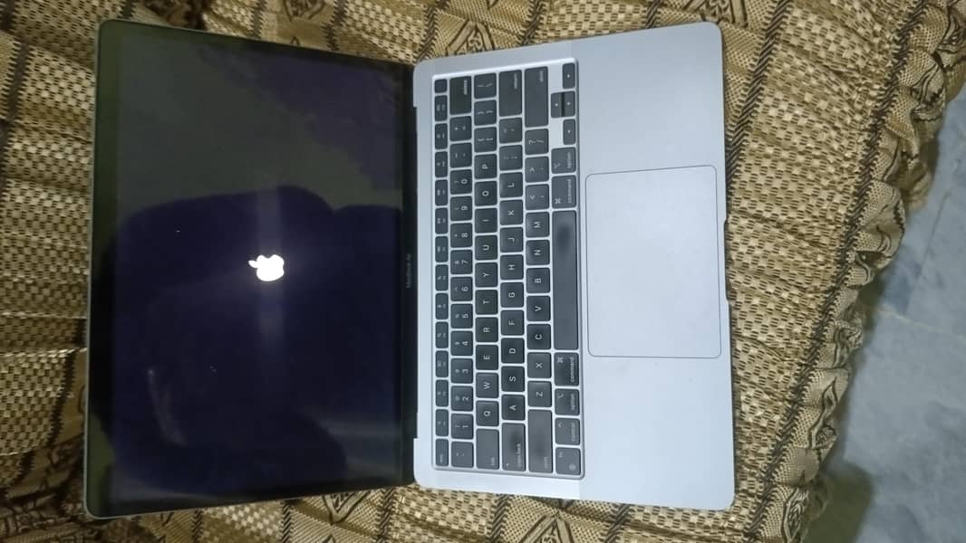 Apple MacBook M1 2
