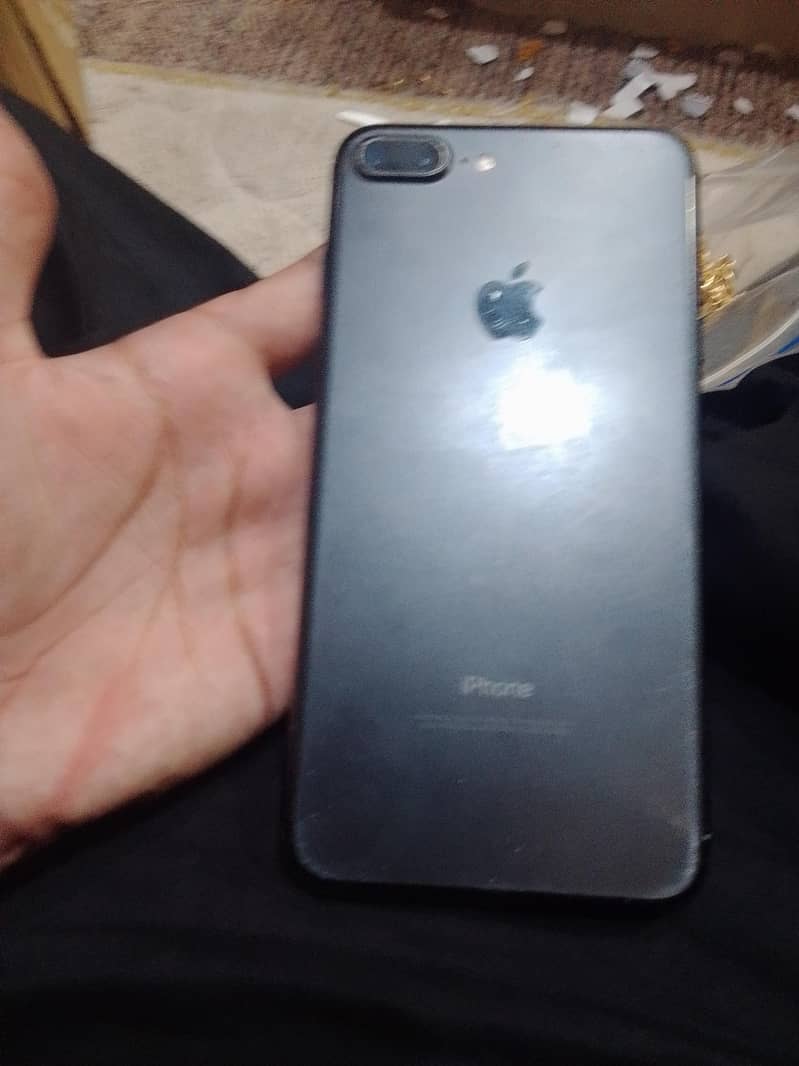 Apple iPhone 7 Plus 1