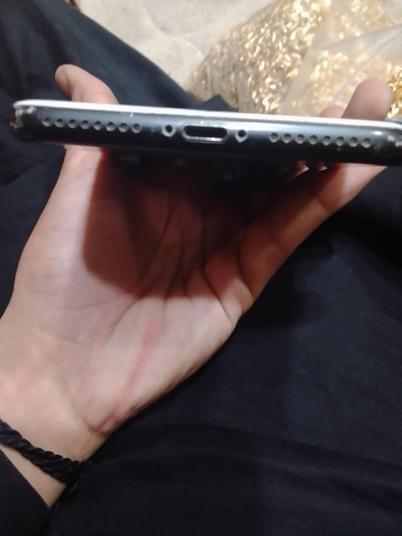 Apple iPhone 7 Plus 2