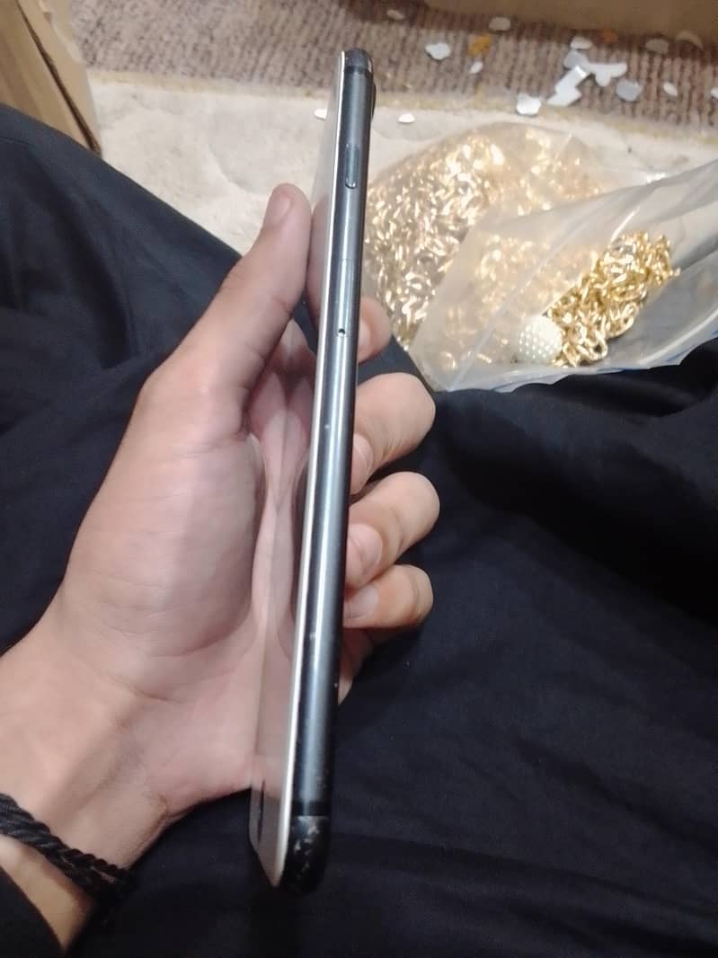Apple iPhone 7 Plus 3