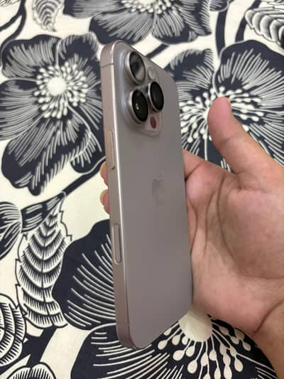 Apple iPhone 16 Pro