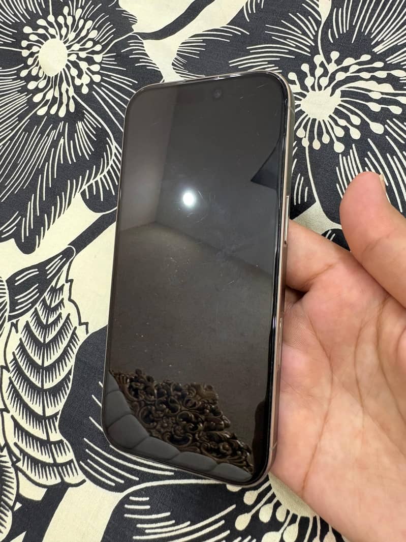 Apple iPhone 16 Pro 6