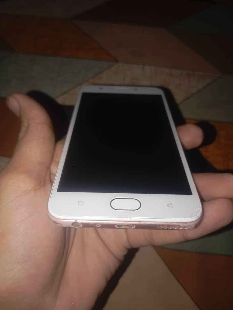 OPPO A57 0