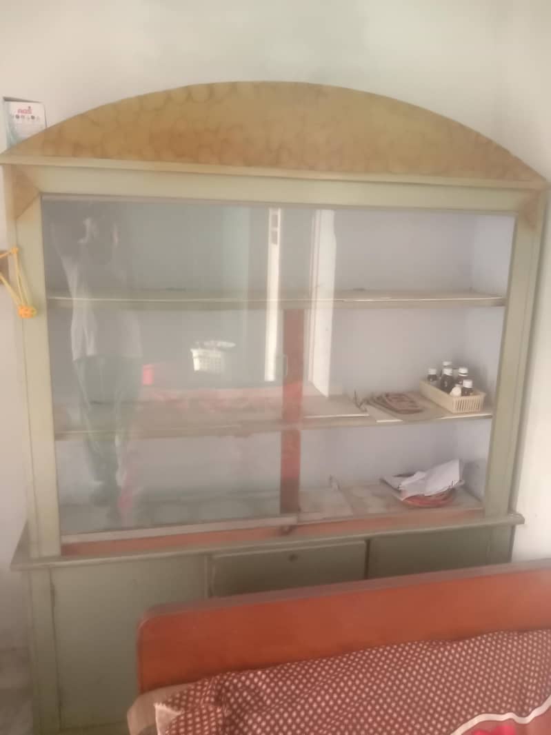 dressing table & bartan almari 0