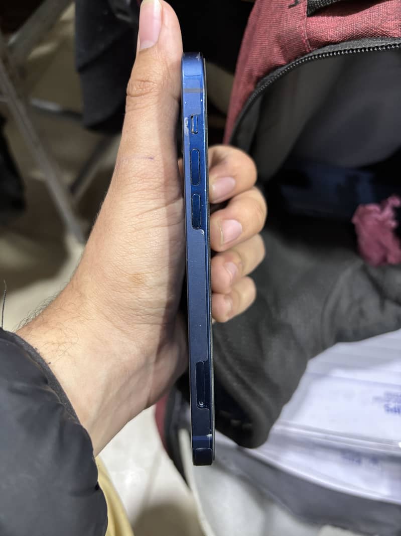 Apple iPhone 12 2