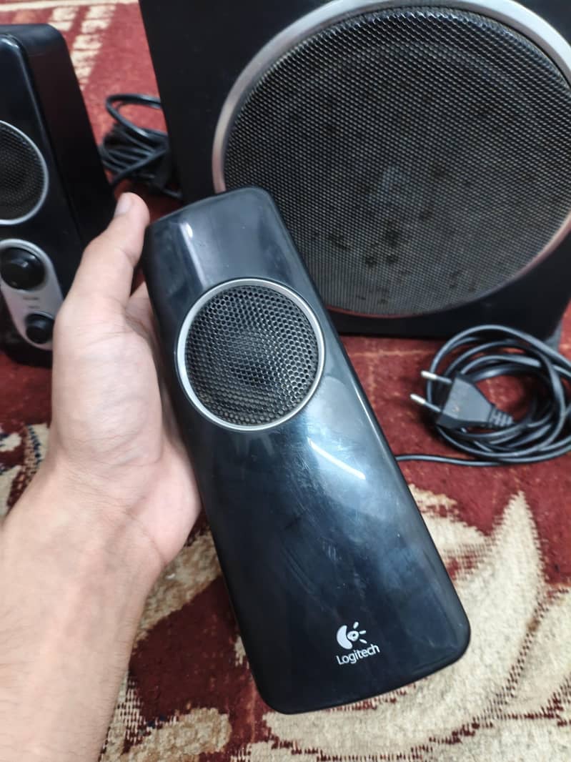 Logitech speaker system z523 4