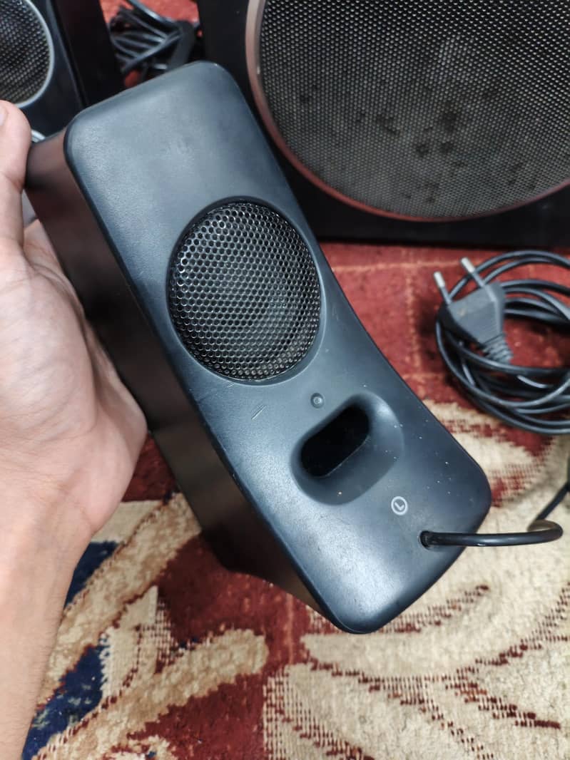 Logitech speaker system z523 5