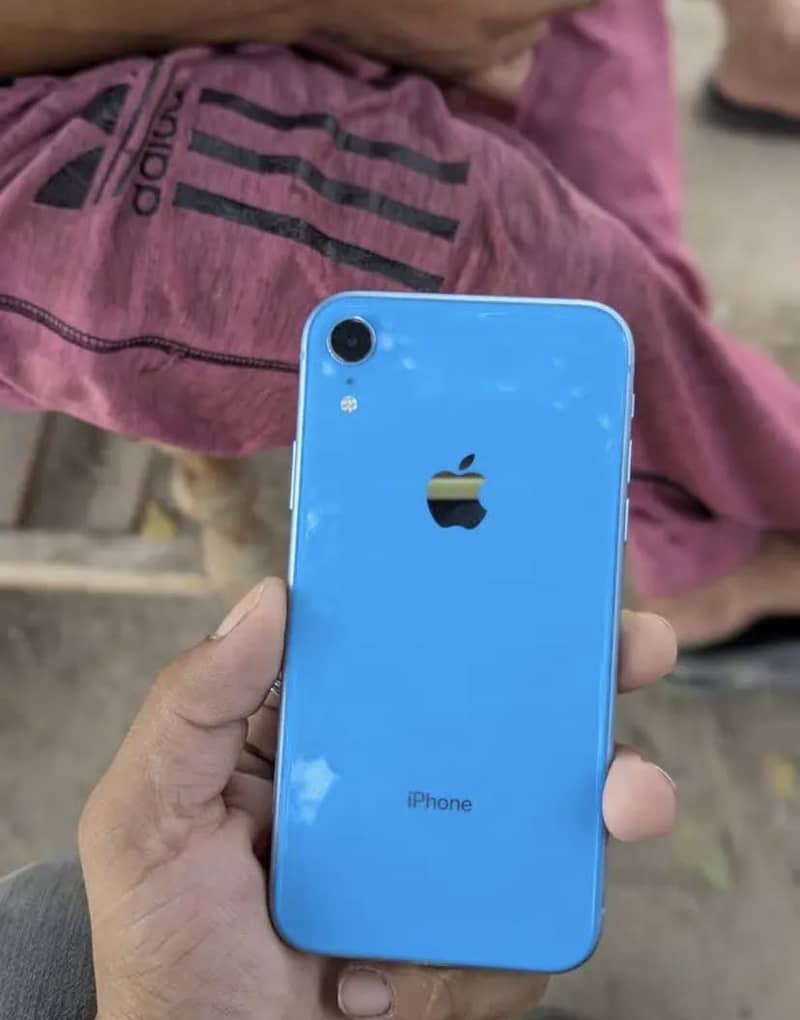 Apple iPhone XR 0