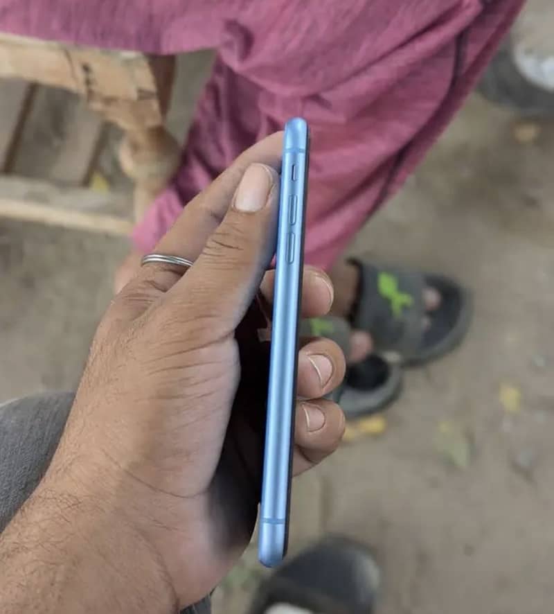 Apple iPhone XR 2