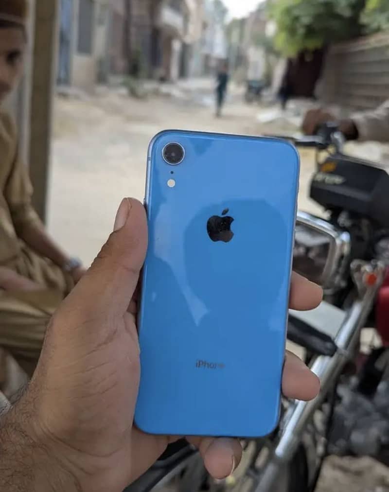Apple iPhone XR 3