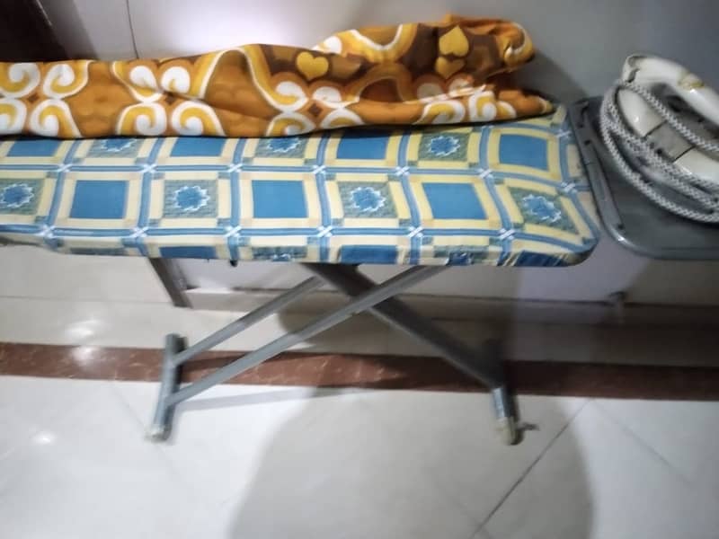 iron stand table 0